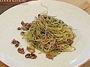 Špagety s bazalkovým pestom a orechami - recept