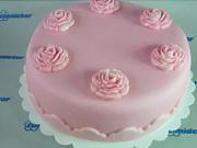 Torta s ružami - Ako ozdobiť   tortu ružovými kvetmi