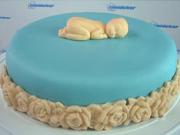 Zdobenie torty -torta s babetkom a bordurou z ruží