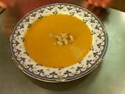 Krémová polievka z  dyne - recept na polievku z dyne s arašidovým maslom
