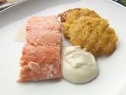 Losos zaudený na grile - recept na udeného lososa s karfiolovým pyré