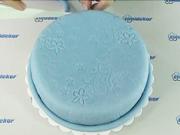 Zdobenie torty - modrá torta s reliefom