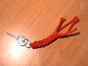 Kľúčenka - ako si vyrobiť pletenu kľučenku zo špagatu
