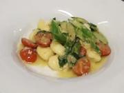 Gnocchi ricotta -  recept na gnocchi so špargľovo-paradajkovou omáčkou