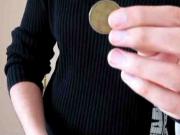 Cestujúce mince - odhalený trik s mincami pre úplných začiatočníkov