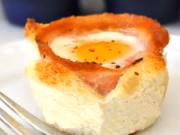 Vajcia so slaninou a opečeným chlebom - muffiny na slano
