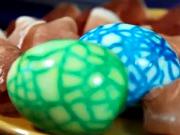Mramorové veľkonočné vajíčka - zdobenie veľkonočných vajíčok