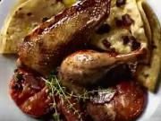 Pečená kačica s domácimi lokšami - recept na pečenú kačicu so Schwarzwaldskou šunkou,paradajkami a domáce lokše