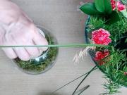 Svietnik na stôl (sklenená nádoba so živými kvetmi)